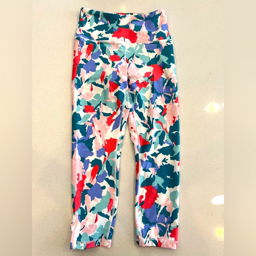 Work out pants, size small.